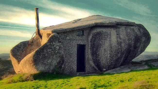 Странные и опасные места, где на самом деле живут люди