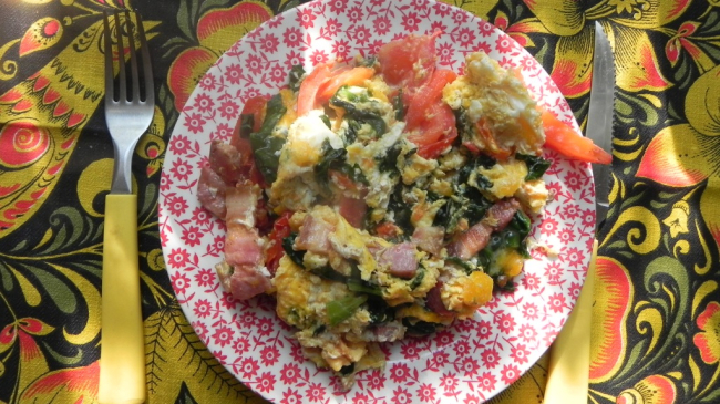 Яичница со шпинатом от Марии Андриуцэ