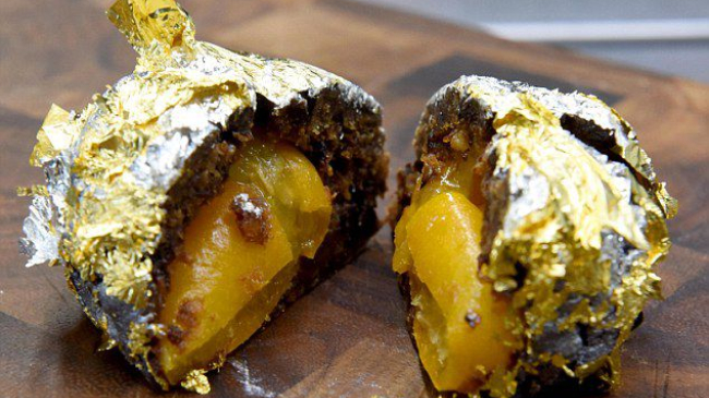 В Британии приготовили рождественский пудинг с 23-каратным золотом