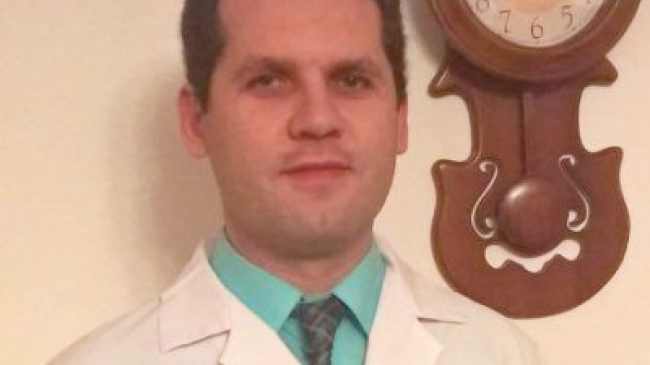 Rucsacuri, slinguri, port-bebe-uri sau cum să purtăm corect copilul