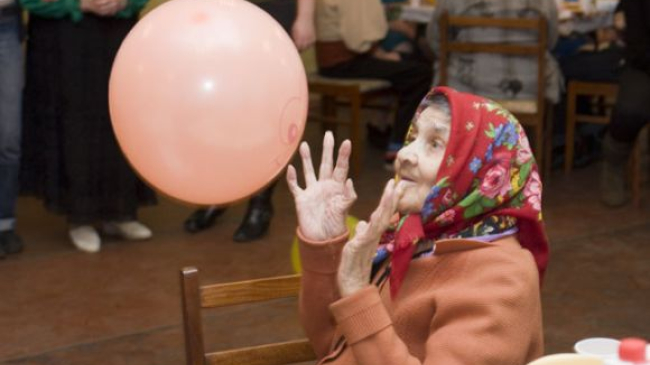 Благотворительная акция "Подарим пожилым людям свое сердечное тепло"