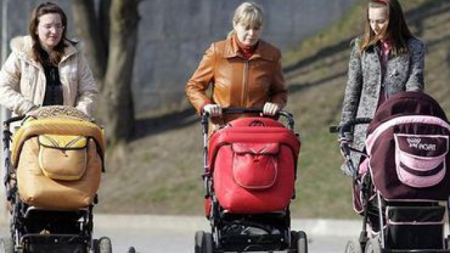 Увеличено пособие по уходу за ребенком