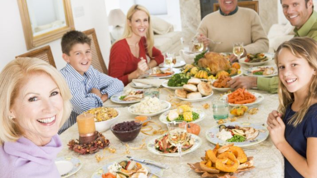 Жители Молдовы предпочитают отмечать новогодние праздники дома