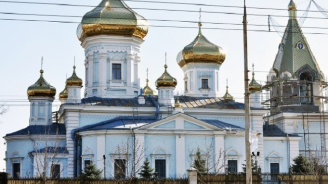 O cruce sfântă, cu o istorie incredibilă, a fost adusă la Mănăstirea Ciuflea din Capitală