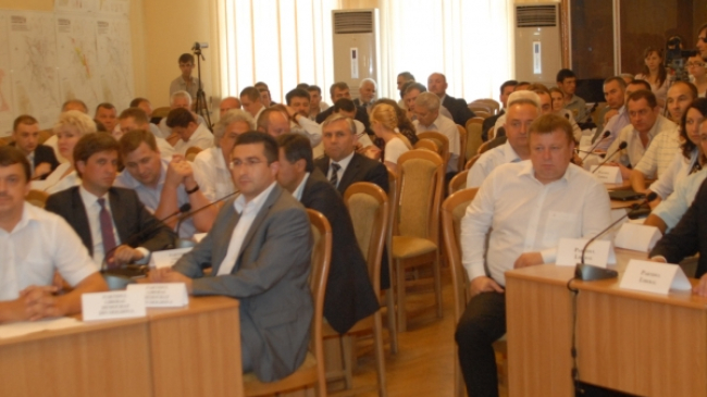 В Мунсовете потребовали отменить стройку на детской площадке