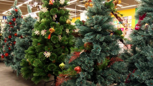 Unde pot fi cumpăraţi brazi artificiali în Chişinău? O trecere în revistă a magazinelor