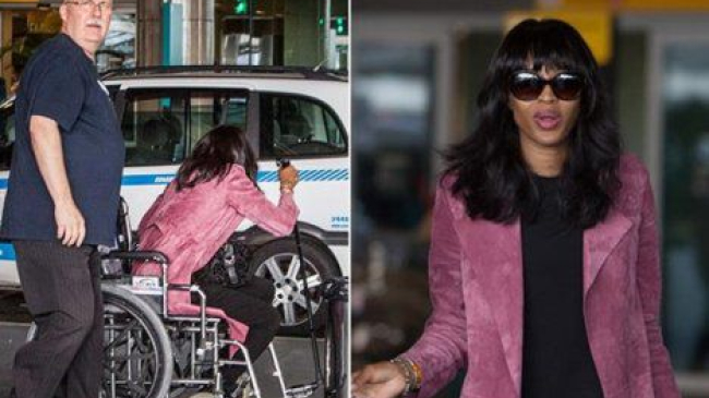 Наоми Кэмпбелл передвигается в инвалидной коляске