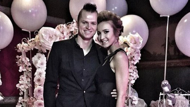 Ольгу Бузову упрекнули в том, что она не дает мужу видеться с дочкой