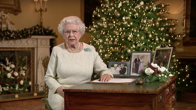 Королева Елизавета II рассказала о правнучке Шарлотте