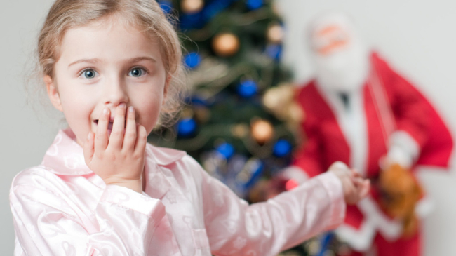 Психологи рассказали, стоит ли говорить детям правду про Деда Мороза