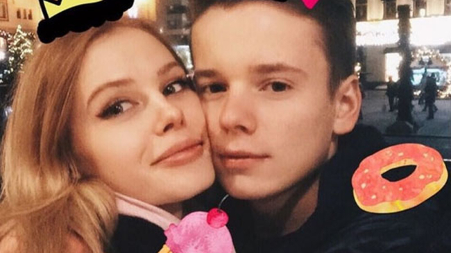 17-летний сын певицы Валерии встречается с моделью