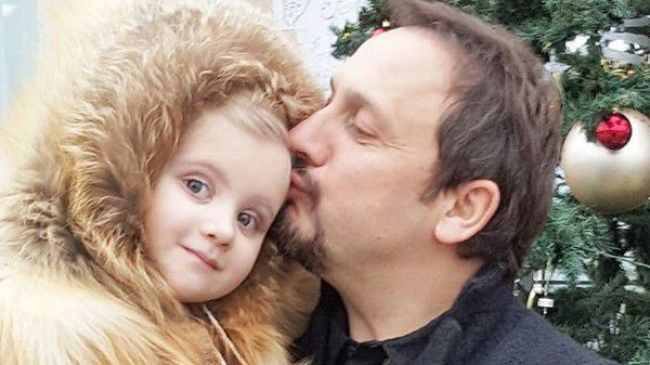 Дочери Стаса Михайлова носят шубы «не по возрасту»