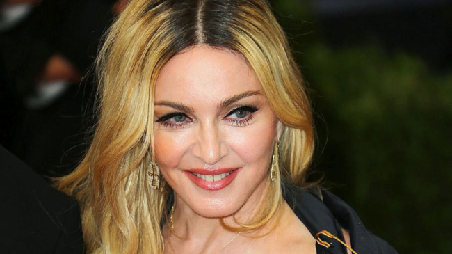 Мадонна показала, как она издевается над своим телом