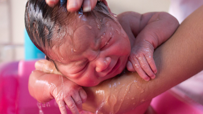 Spălatul căpșorului la  nou-născuți