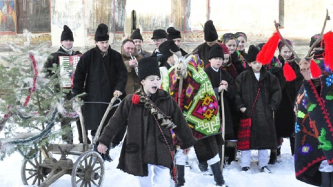 Creştinii ortodocşi de stil vechi marchează ajunul Sfîntului Vasile