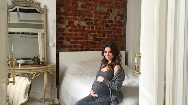 Галина Юдашкина снялась в соблазнительной фотосессии на 7-м месяце беременности