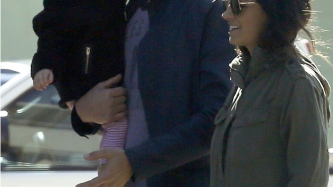 Мила Кунис и Эштон Катчер показали подросшую дочь