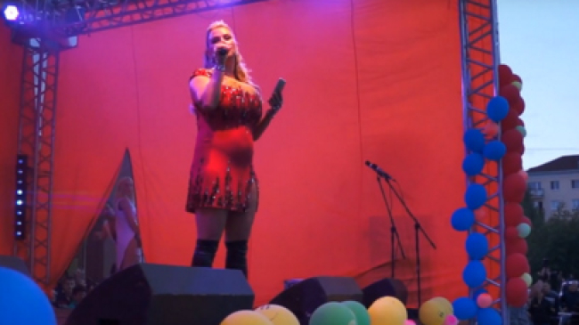 В Сеть попали новые снимки располневшей Анны Семенович