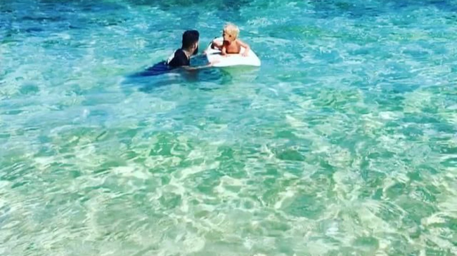 Тимати учит дочь серфингу и проявляет лучшие отцовские качества