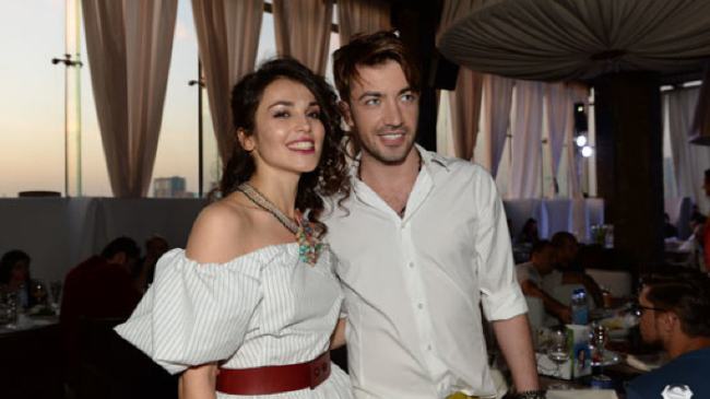 Arsenium: Atunci când doi artiști lucrează împreună, le este greu să se rețină