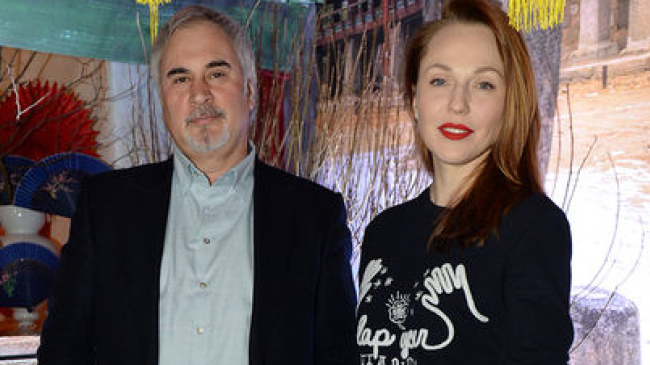 Возлюбленная Валерия Меладзе Альбина Джанабаева показала обручальное кольцо