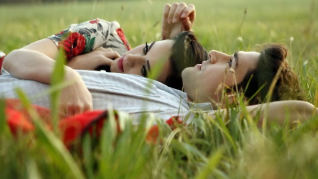 Психологи: Женщины влюбляются только с шестого взгляда