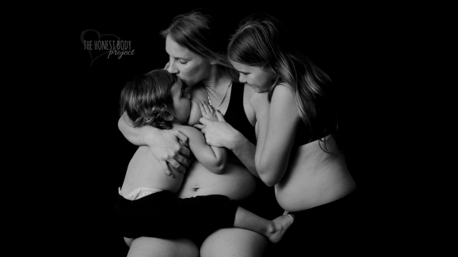 Мамы, кормящие детей грудью после годовалого возраста, вызвали бурю обсуждений в Сети