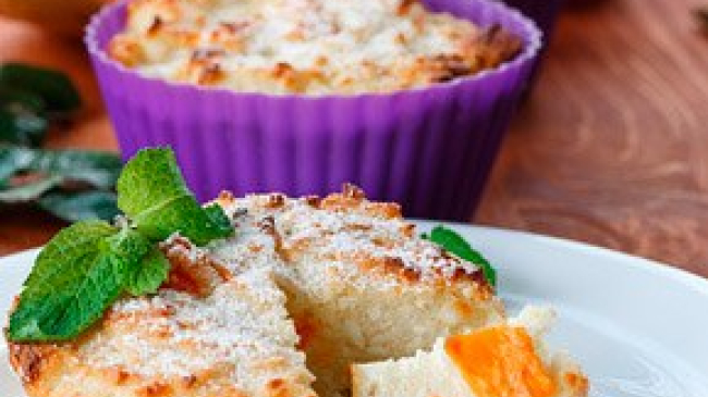 Brioșe de griș cu caise uscate